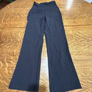 Lululemon Groove Super-High-Rise Crop 23" Black size 2